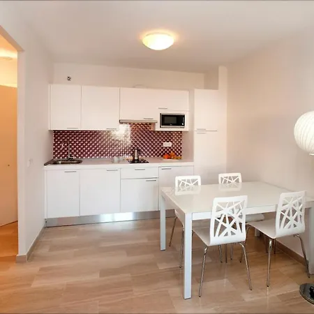 Apartamento Leo Canela